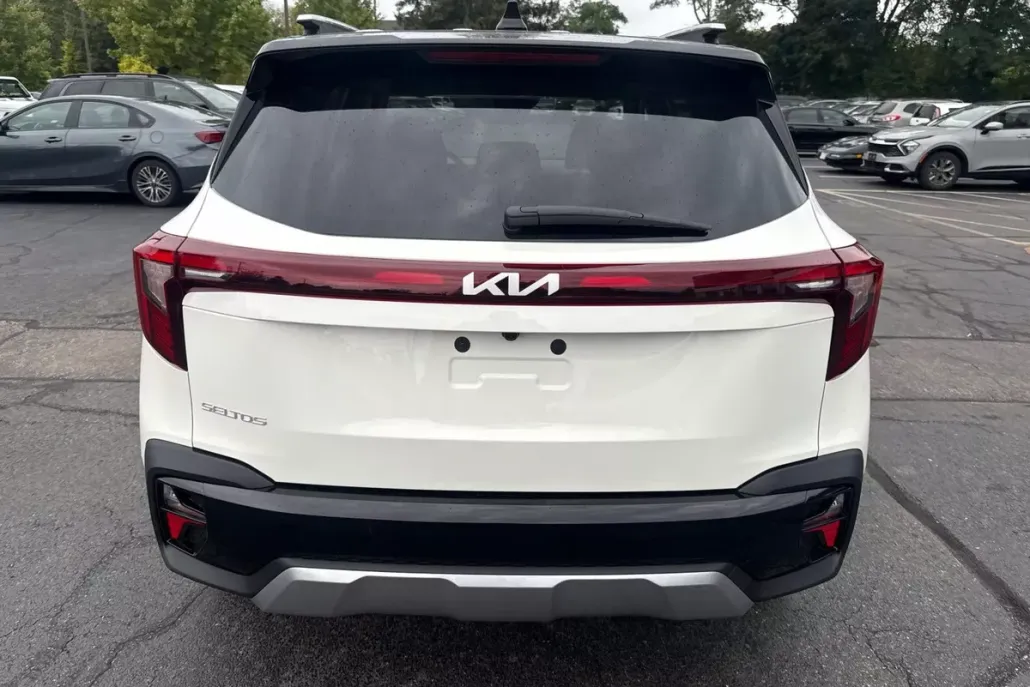2026 Kia Seltos S photo 1
