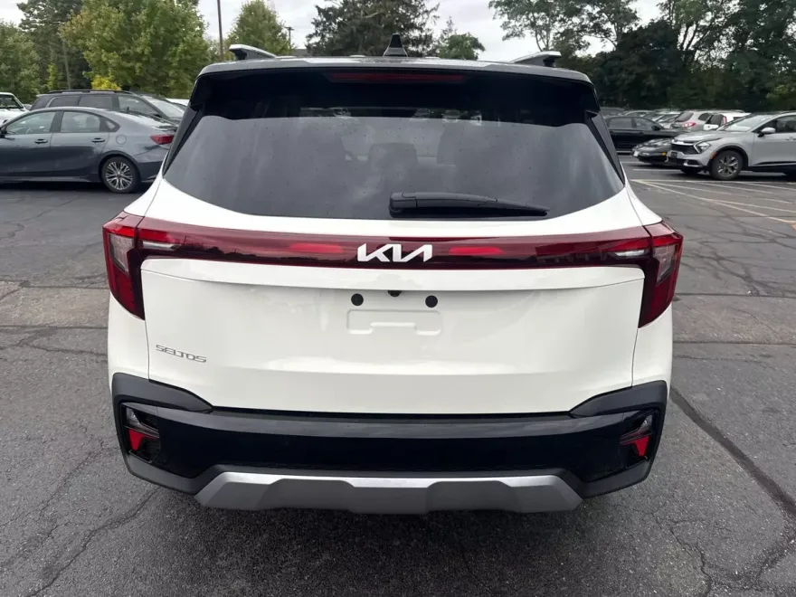 2026 Kia Seltos S photo 1