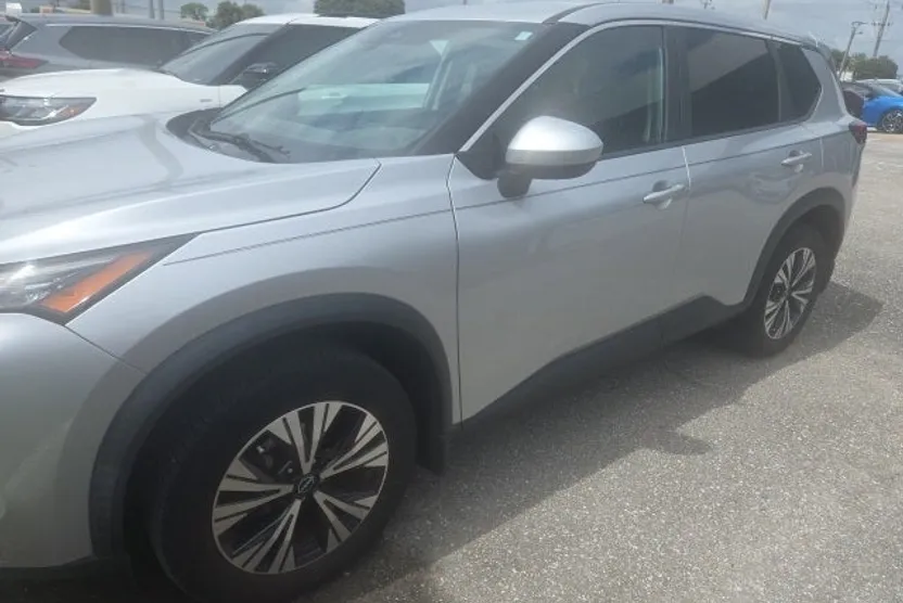 2023 Nissan Rogue SV photo 1