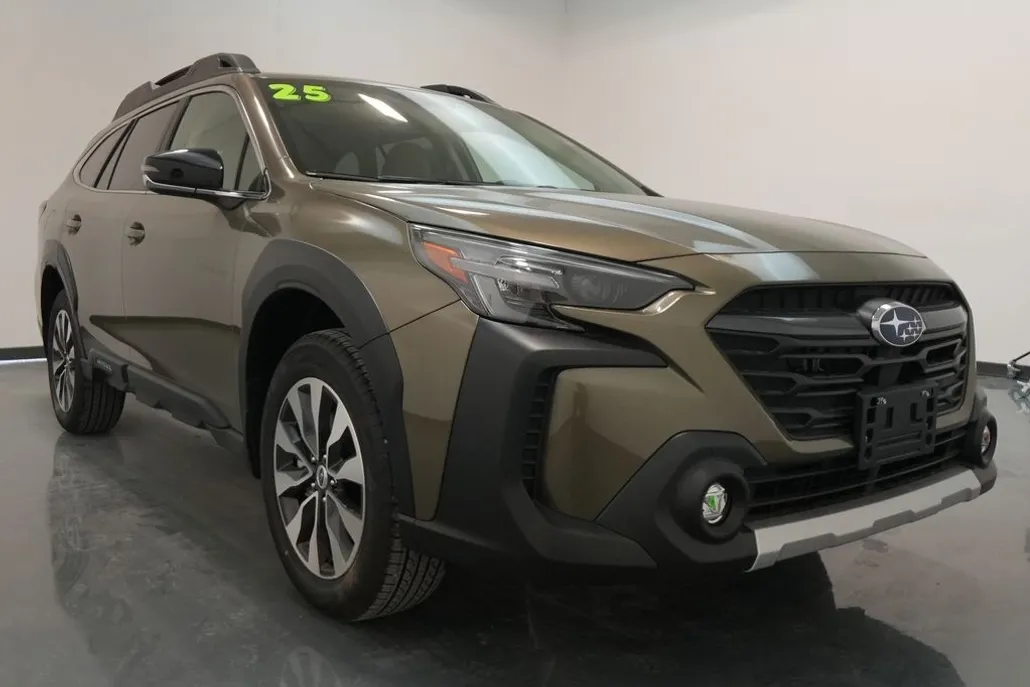 2025 Subaru Outback Limited photo 1