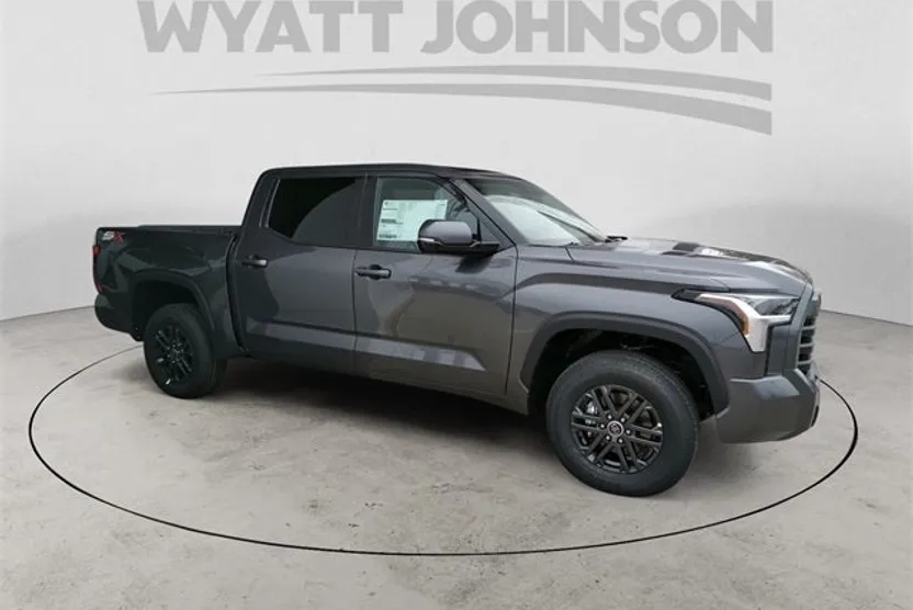 2023 Toyota Tundra SR5 photo 1