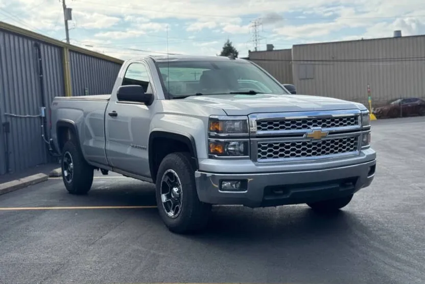 2014 Chevrolet Silverado 1500 LT photo 1