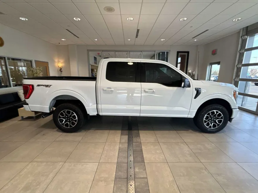 2023 Ford F-150 XLT photo 1