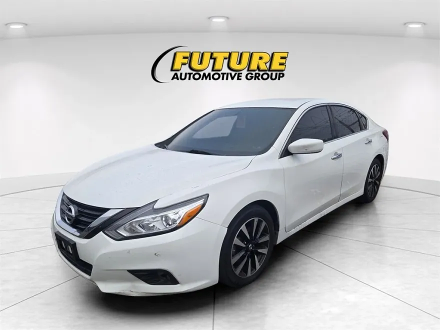 2018 Nissan Altima 2.5 SV photo 1