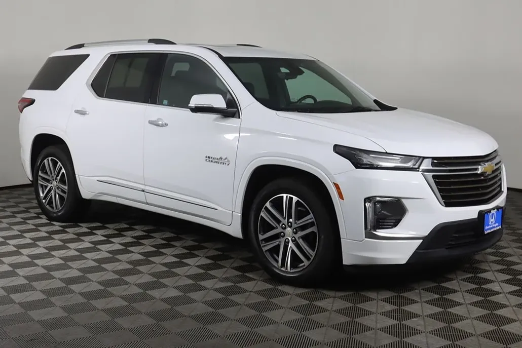 2023 Chevrolet Traverse High Country photo 1