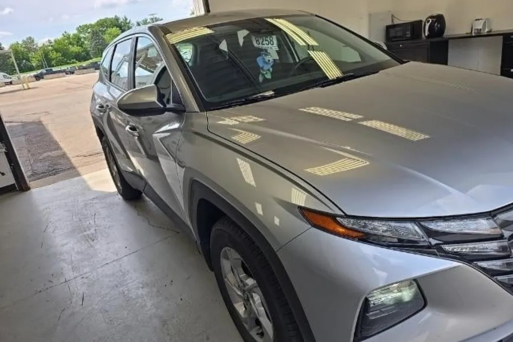 2023 Hyundai Tucson SE photo 1