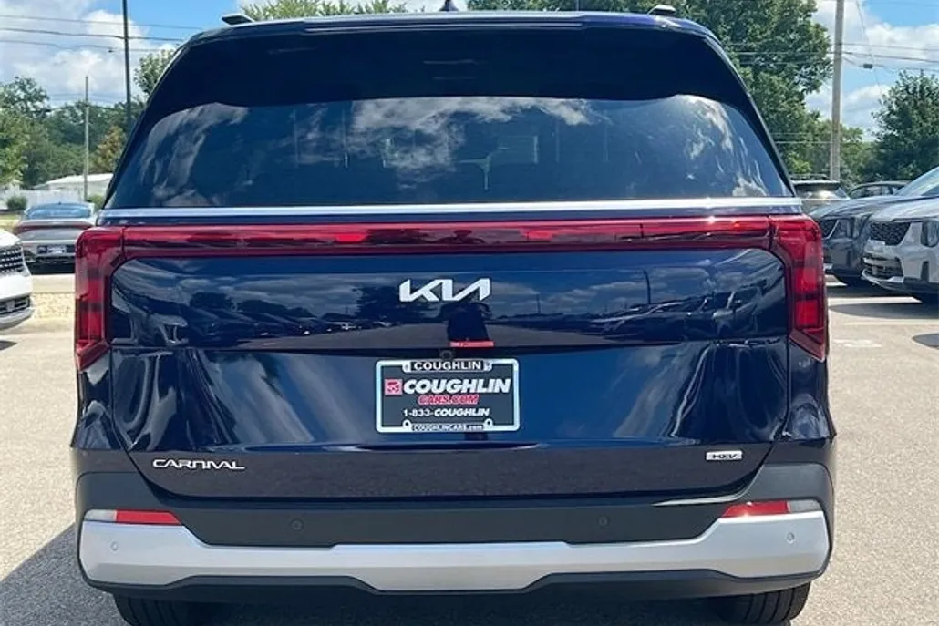 2026 Kia Carnival EX photo 1