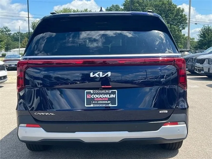 2026 Kia Carnival EX photo 1
