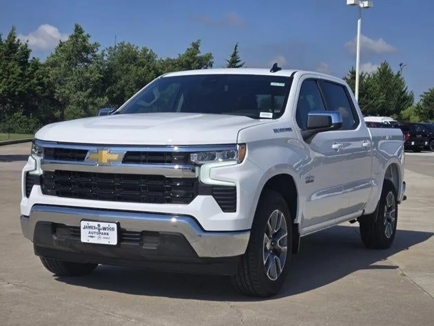 2026 Chevrolet Silverado 1500 LT photo 1