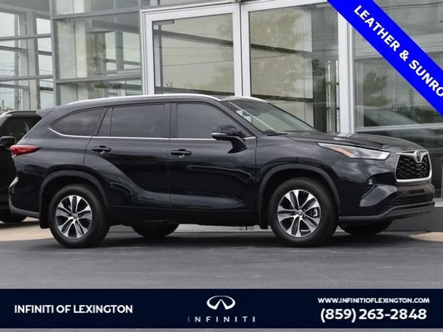 2023 Toyota Highlander XLE photo 1