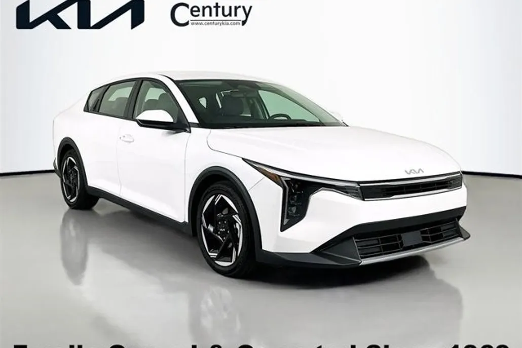 2025 Kia K4 EX photo 1
