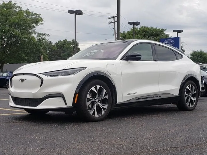 2021 Ford Mustang Mach-E Premium photo 1