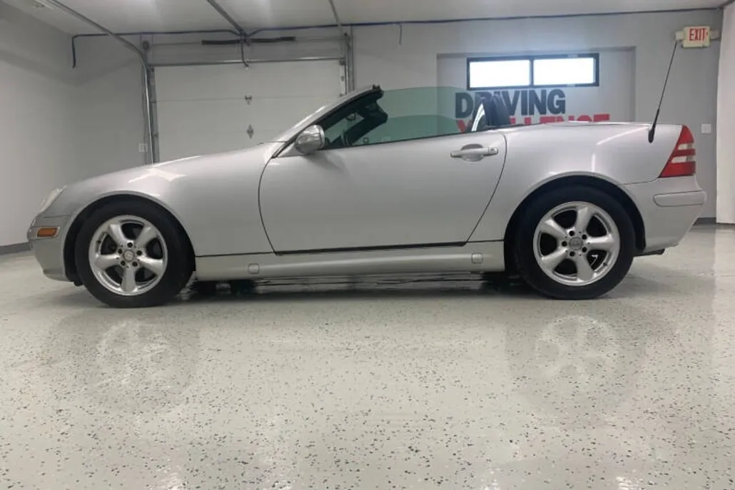 2003 Mercedes Benz SLK photo 1