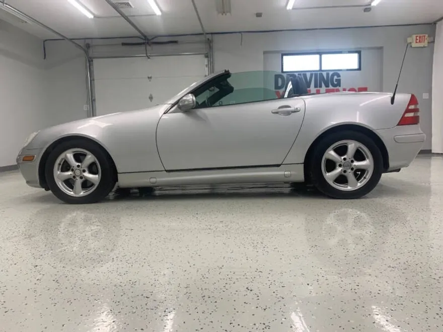 2003 Mercedes Benz SLK photo 1