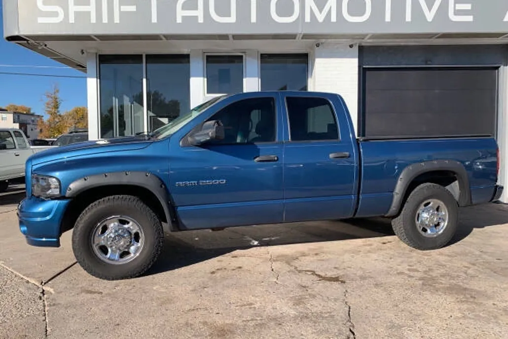 2003 Dodge Ram SLT photo 1