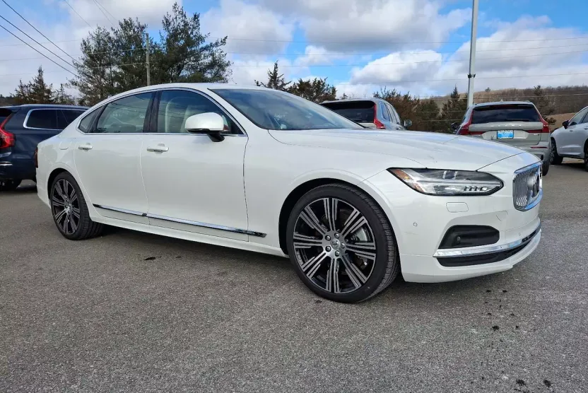 2025 Volvo S90 Plus photo 1