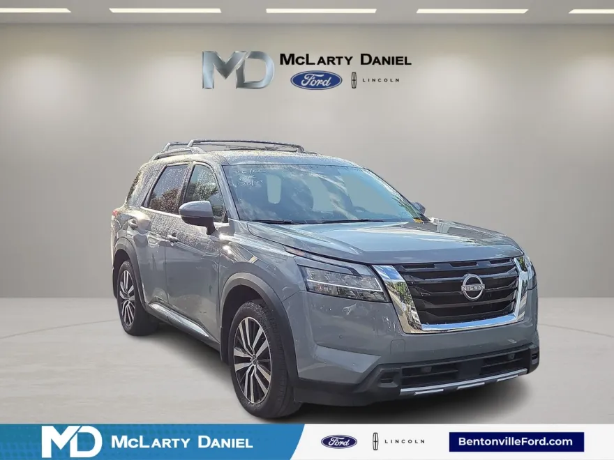 2024 Nissan Pathfinder Platinum photo 1