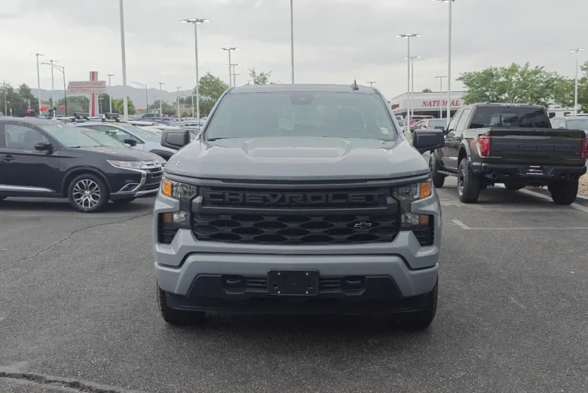2024 Chevrolet Silverado 1500 Custom photo 1