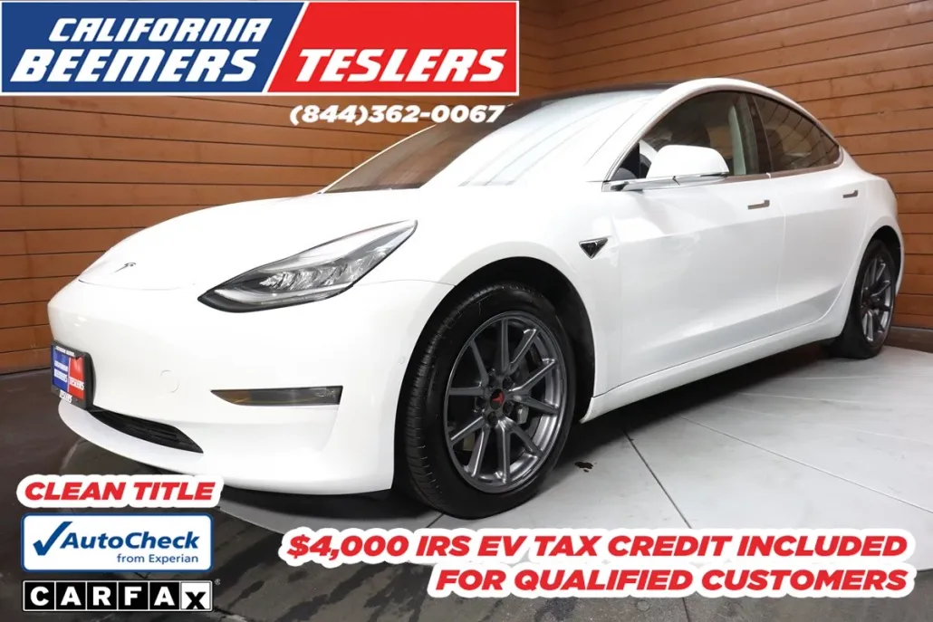 2020 Tesla Model 3 Long Range photo 1