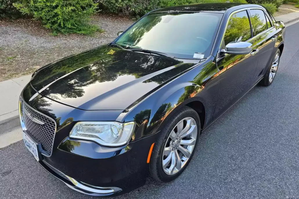 2018 Chrysler 300 Limited photo 1