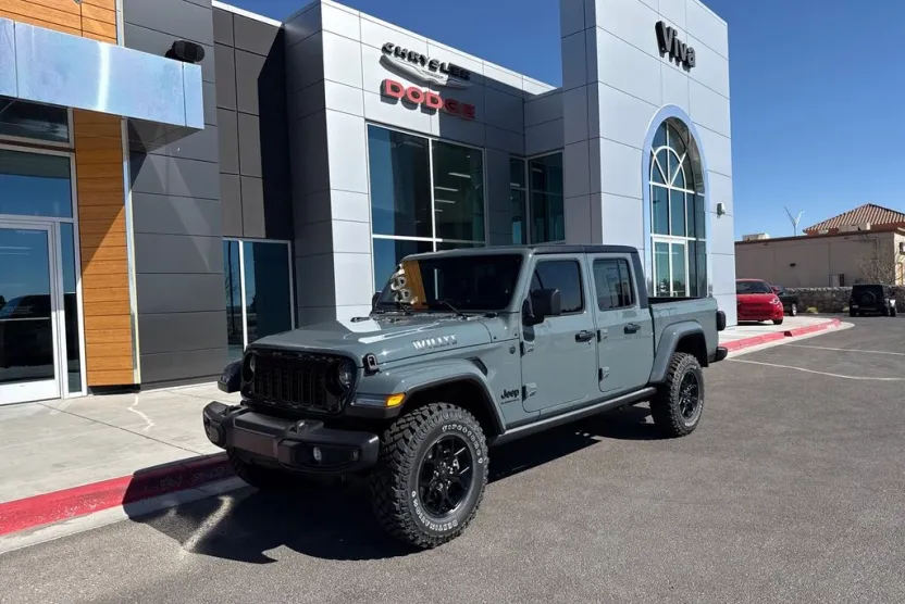 2025 Jeep Gladiator Willys photo 1