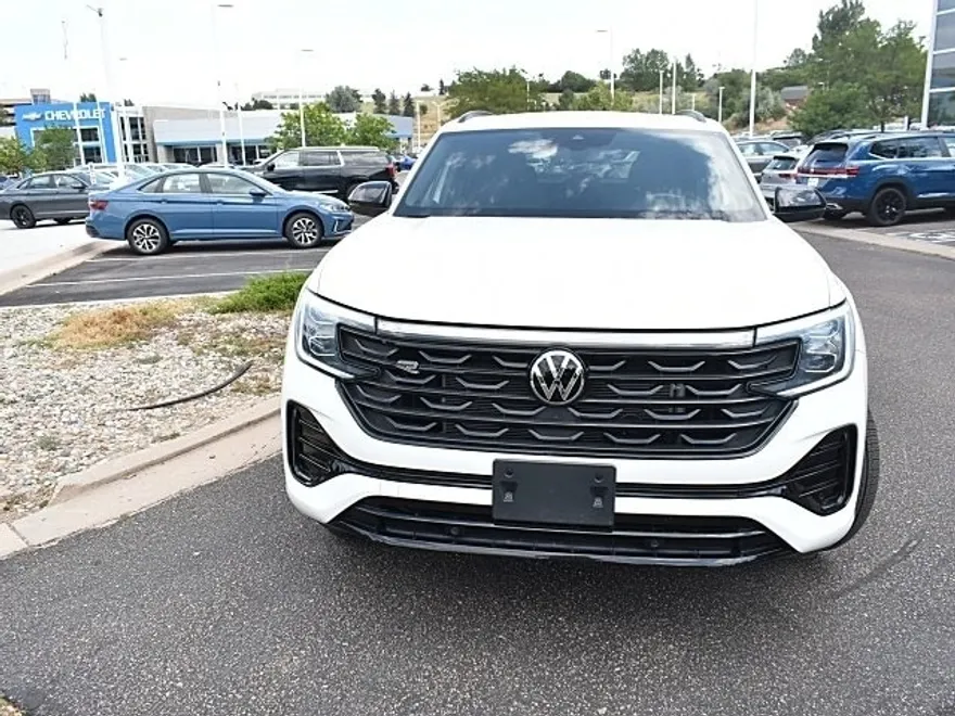 2025 Volkswagen Atlas Cross Sport SEL R-Line photo 1