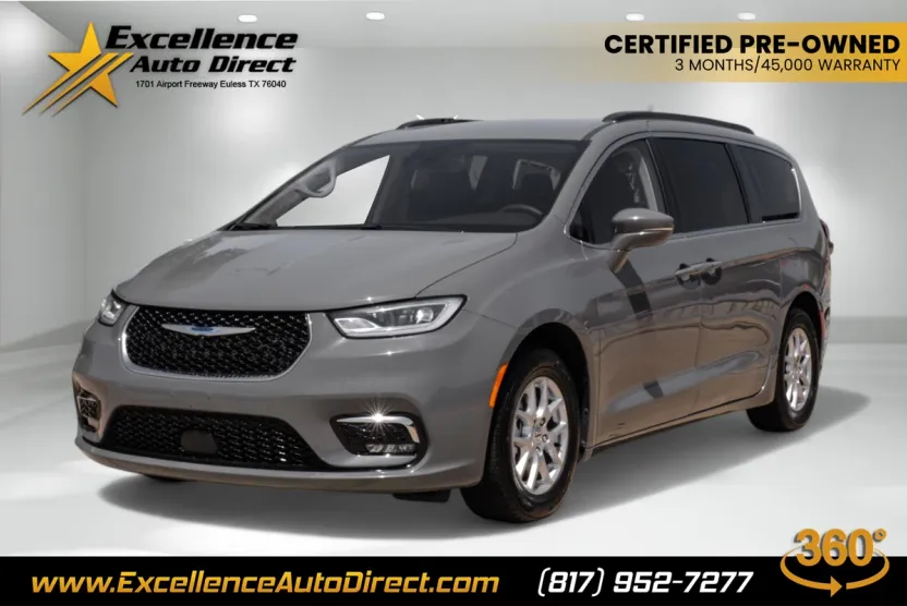 2022 Chrysler Pacifica Touring L photo 1
