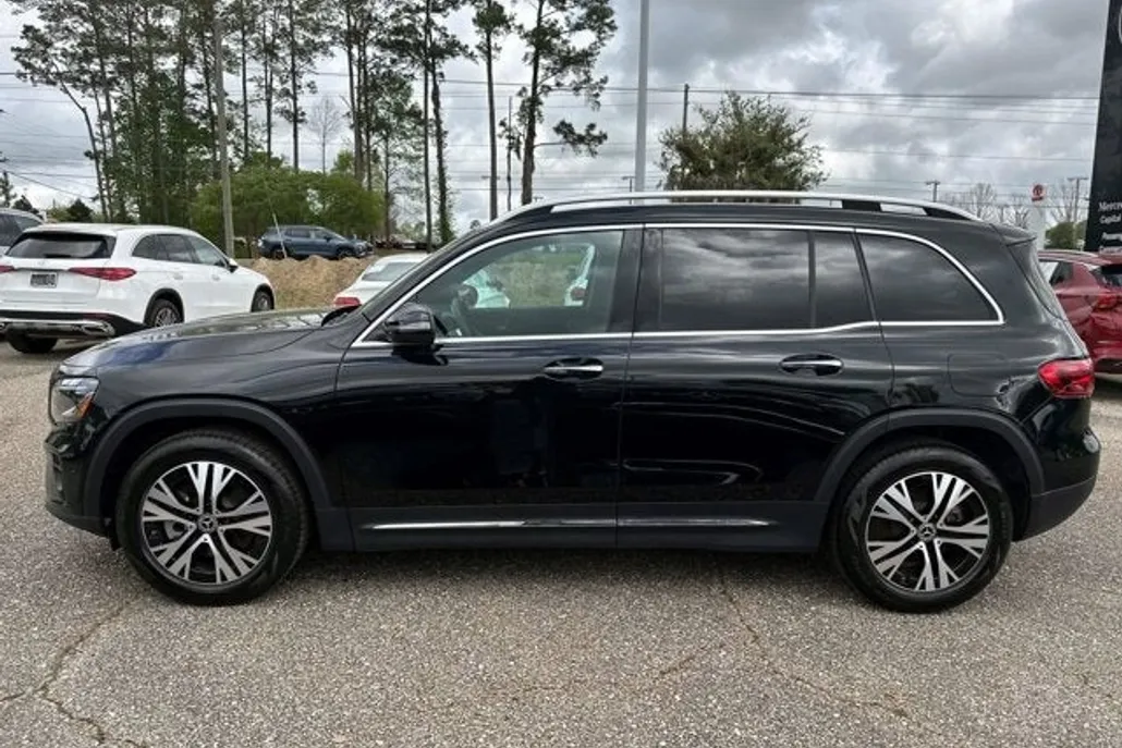 2024 Mercedes Benz GLB 250 photo 1