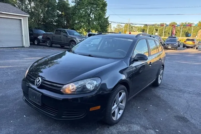 2014 Volkswagen Jetta SportWagen 2.5L S photo 1