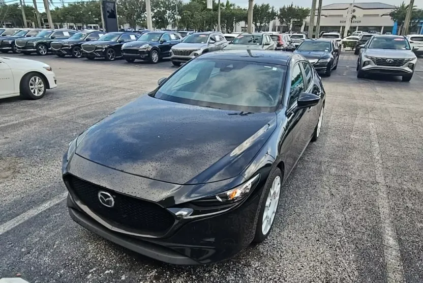 2023 Mazda Mazda3 2.5 s Preferred Hatchback photo 1