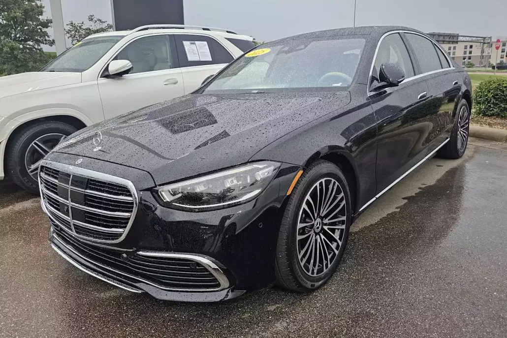 2025 Mercedes Benz S 580e photo 1