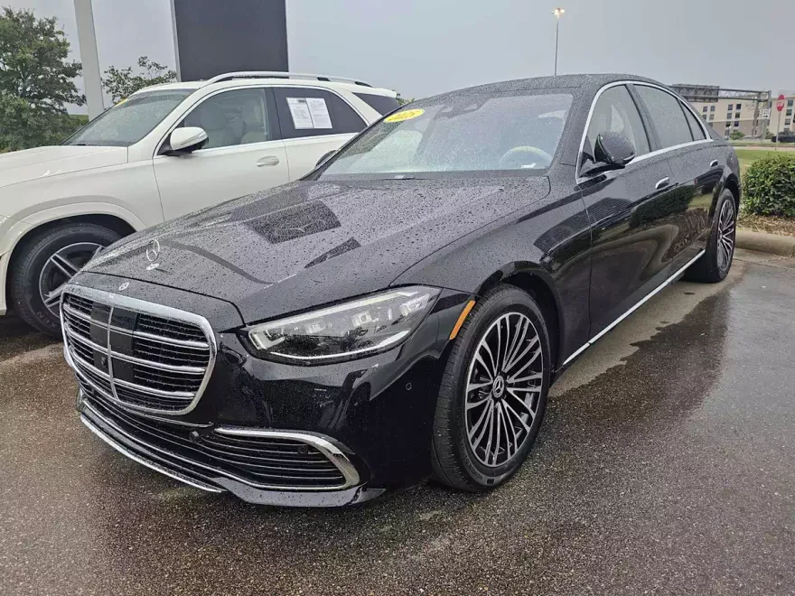 2025 Mercedes Benz S 580e photo 1