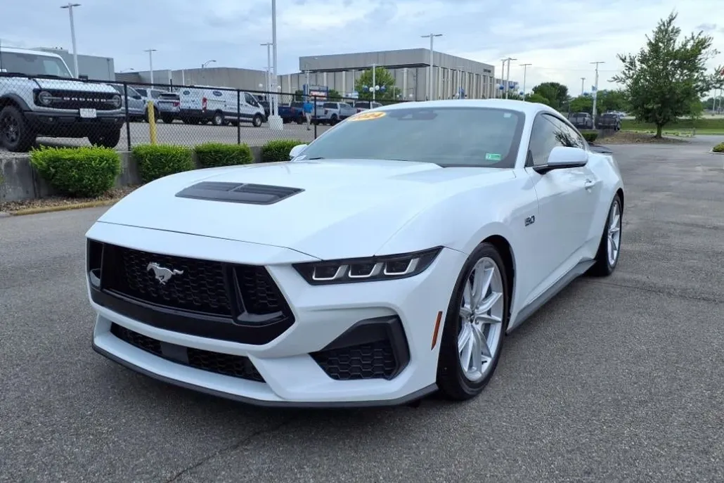 2024 Ford Mustang GT Premium photo 1