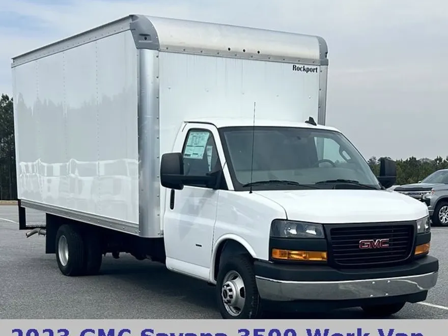 2023 Gmc Savana Cutaway 3500 photo 1