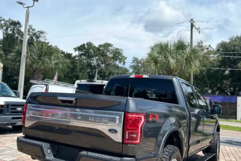 2016 Ford F-150 Platinum photo 1