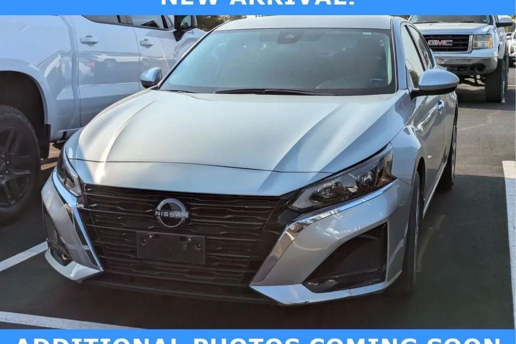 2023 Nissan Altima 2.5 S photo 1