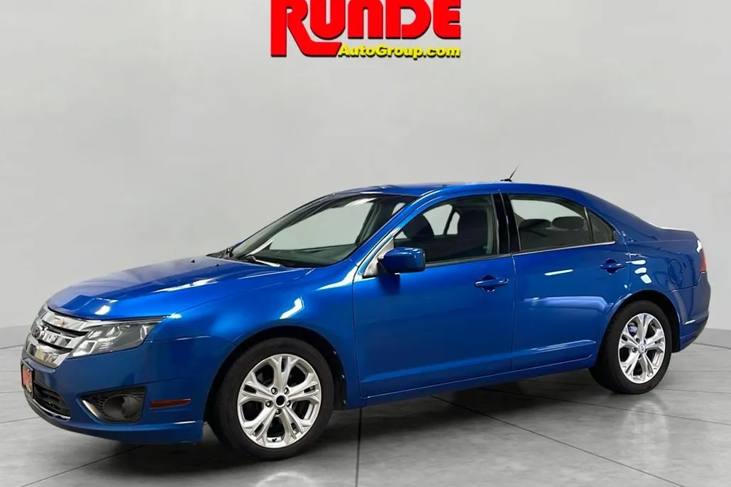 2012 Ford Fusion SE photo 1