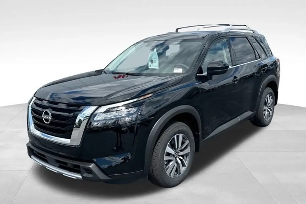 2025 Nissan Pathfinder SL photo 1