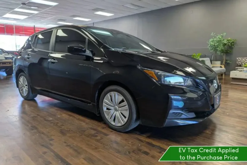 2023 Nissan Leaf S photo 1