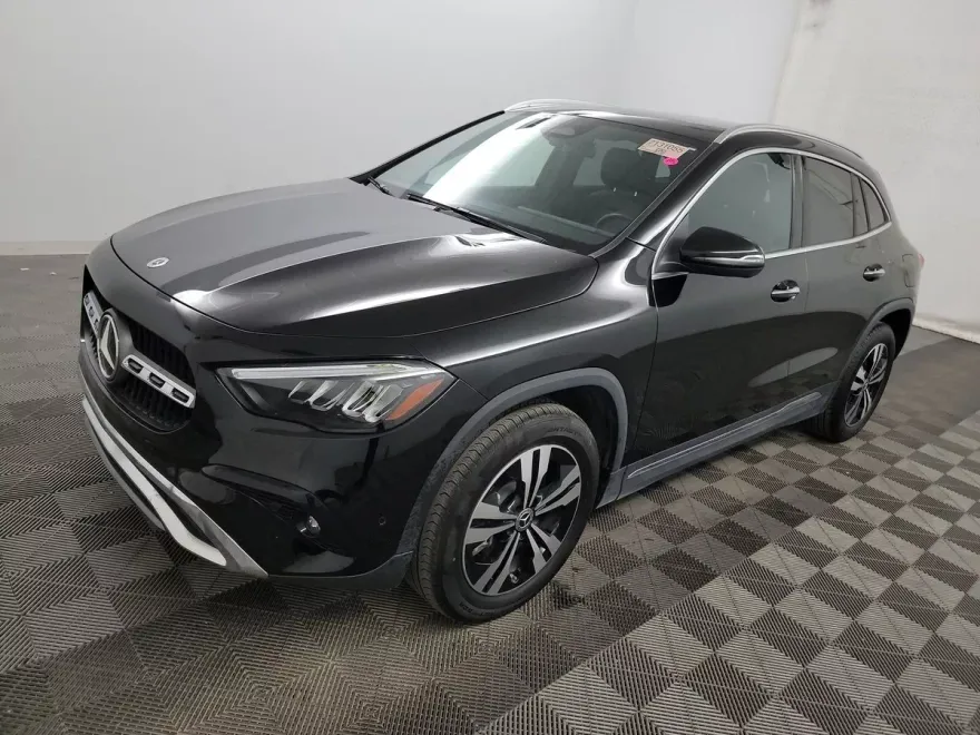 2024 Mercedes Benz GLA 250 photo 1