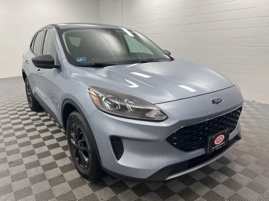 2022 Ford Escape SE photo 1