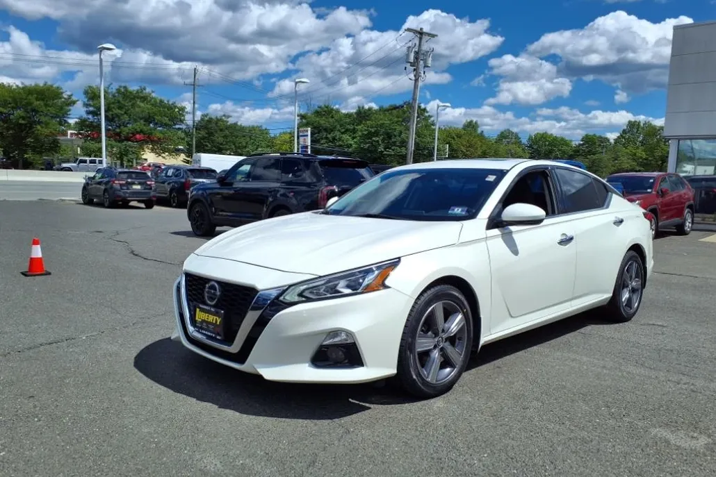 2019 Nissan Altima 2.5 SV photo 1