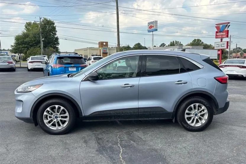 2022 Ford Escape SE photo 1