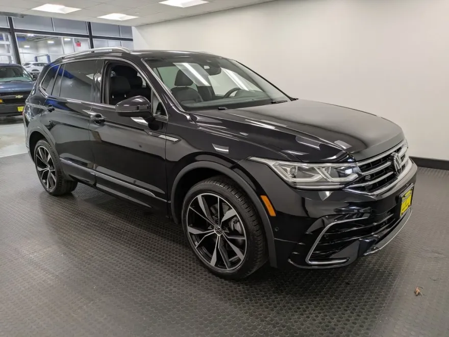 2022 Volkswagen Tiguan SEL Premium R-Line photo 1