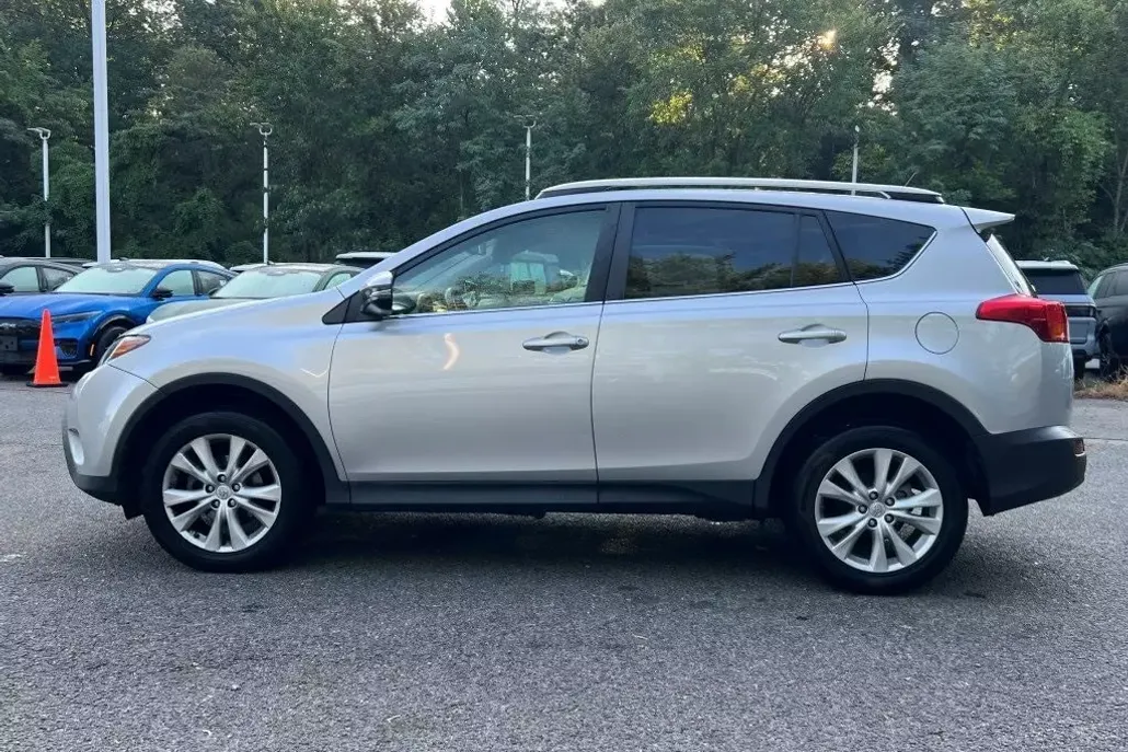 2013 Toyota RAV4 Limited photo 1
