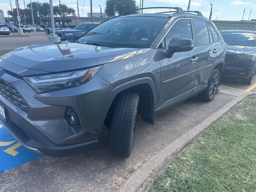 2022 Toyota RAV4 Hybrid Limited photo 1