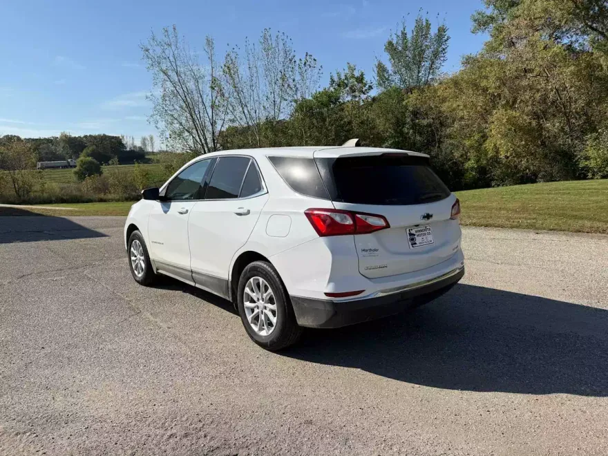 2020 Chevrolet Equinox LT photo 1