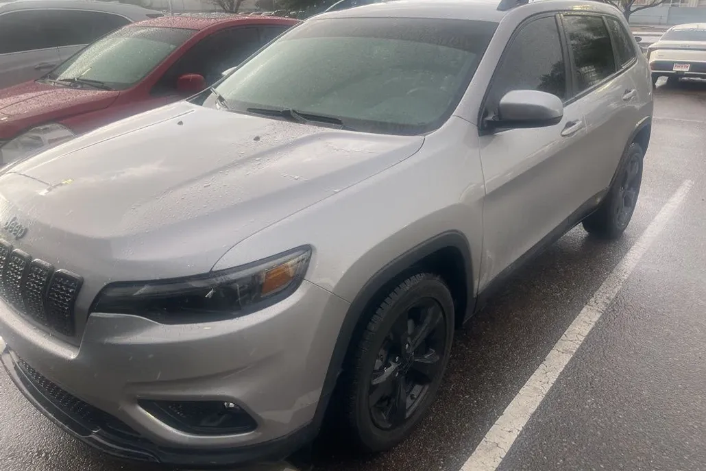 2019 Jeep Cherokee Altitude photo 1