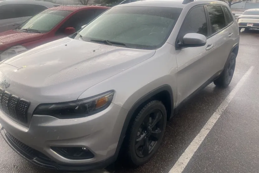 2019 Jeep Cherokee Altitude photo 1