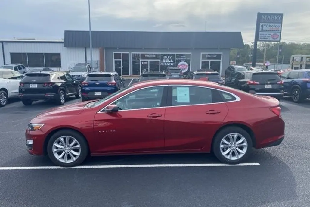 2024 Chevrolet Malibu 1LT photo 1